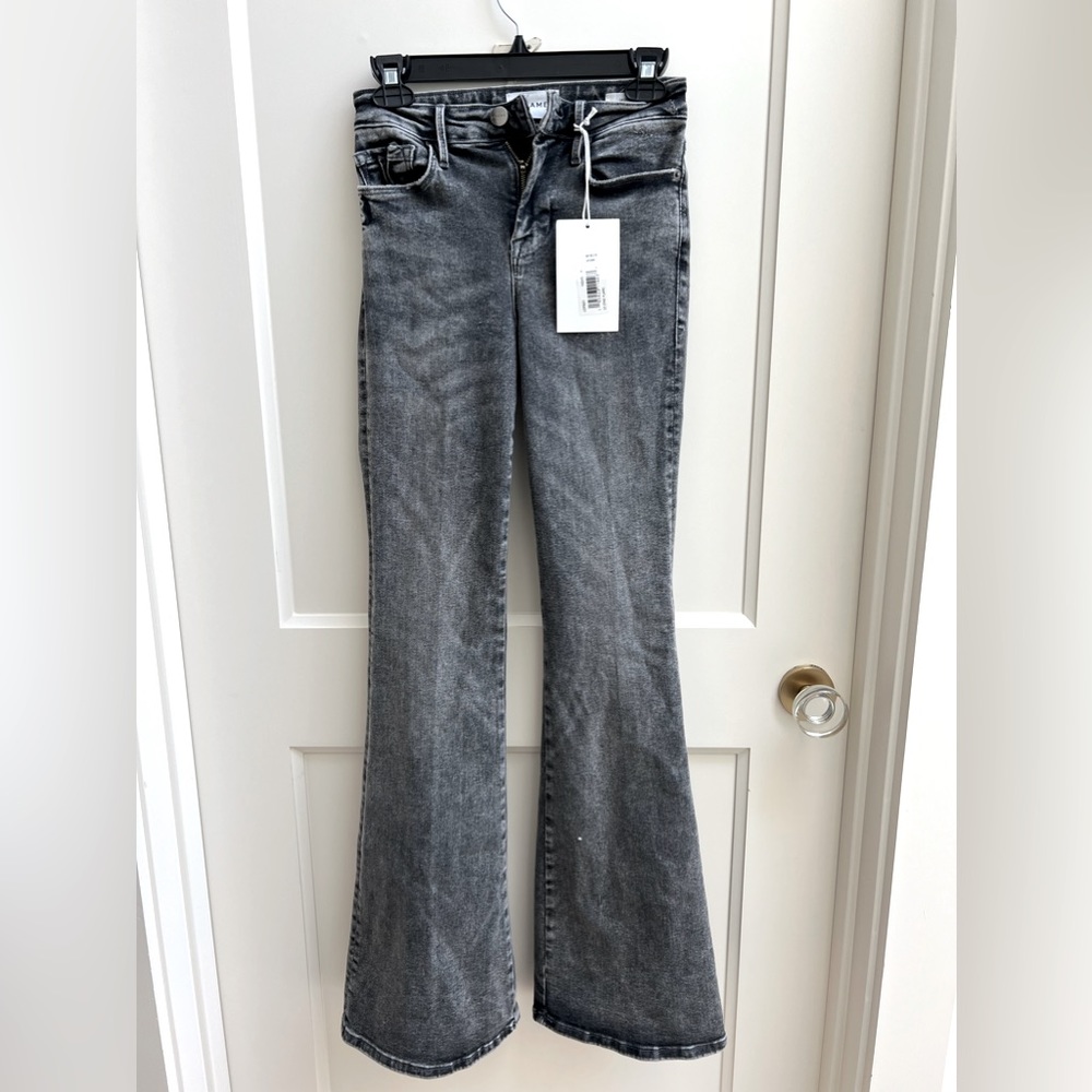 NWT Frame Le One Mid-Rise Flare Jean